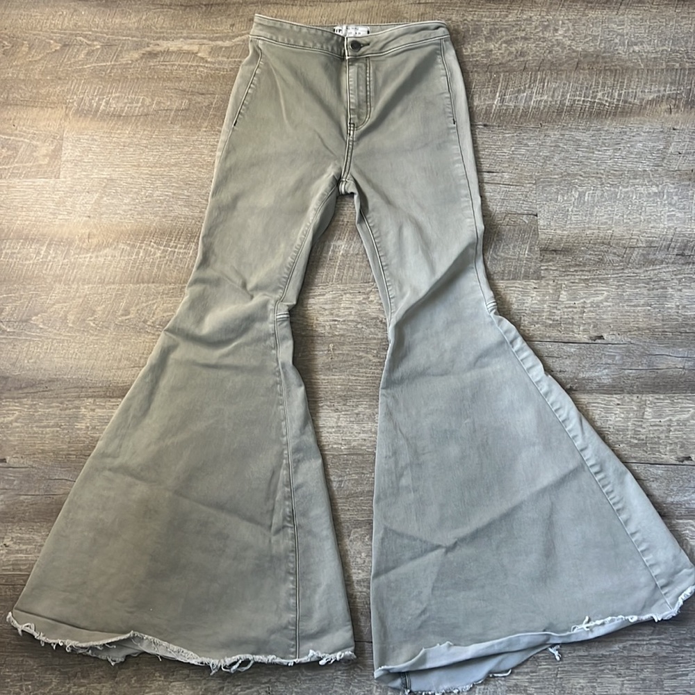 Free People Just Float On Olive Flare Jeans Size 26